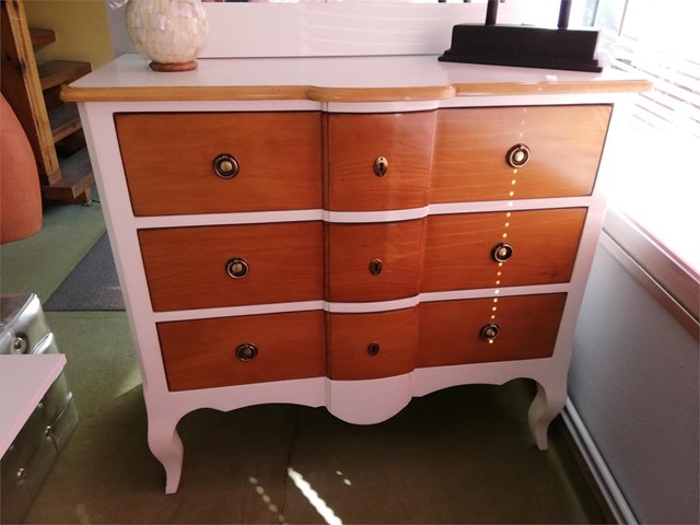 CÓMODA DE MADERA COMBINADA