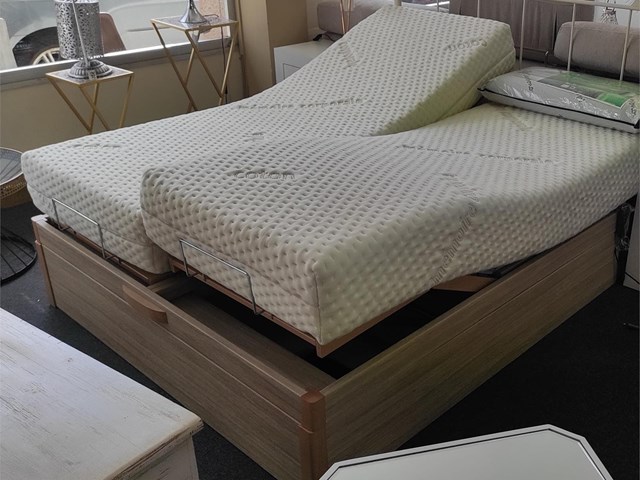 CONJUNTO CANAPE CON 2 SOMIERES ARTICULADOS INDIPENDIENTES + COLCHONES DE VISCOELASTICA