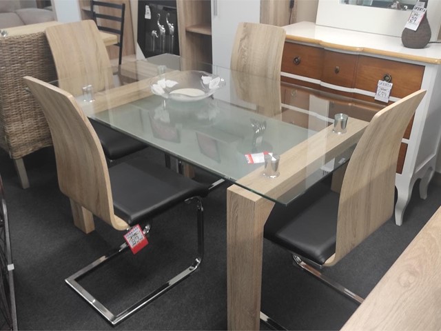 MESA COMEDOR CON TAPA DE CRISTAL