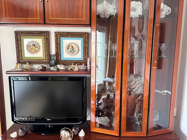 MUEBLE SALON PEQUEÑO COLOR NOGAL