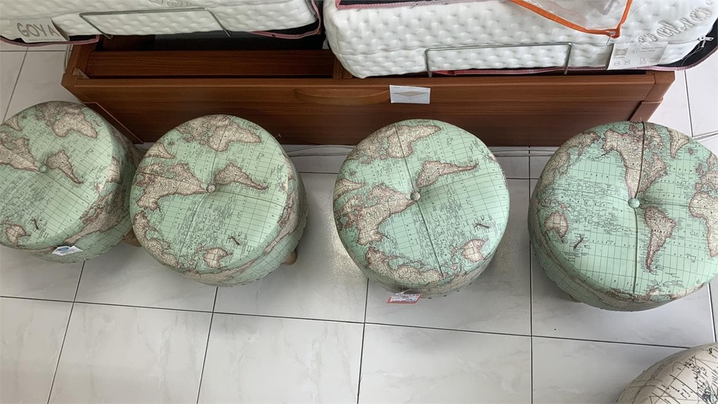 Foto 2 Pouff redondo Polipiel mapa mundo. Diámetro 40cm x34 cm altura
