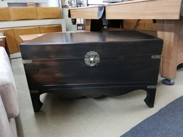 SE VENDE BaÚl-mesa rÚstico MADERA 