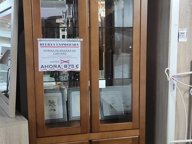 VITRINA 4 PUERTAS MADERA DE CASTAÑO